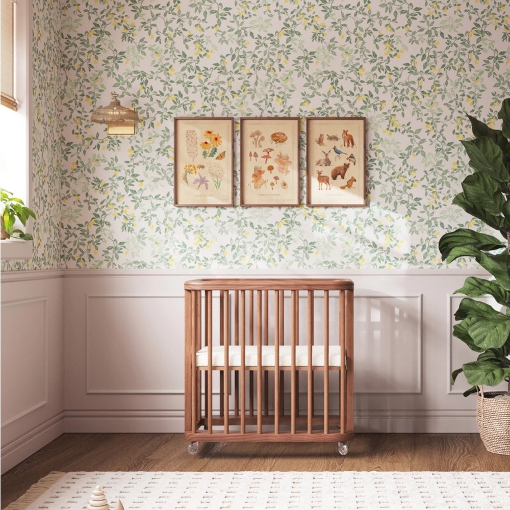 Nestig mini crib mattress and sheet set